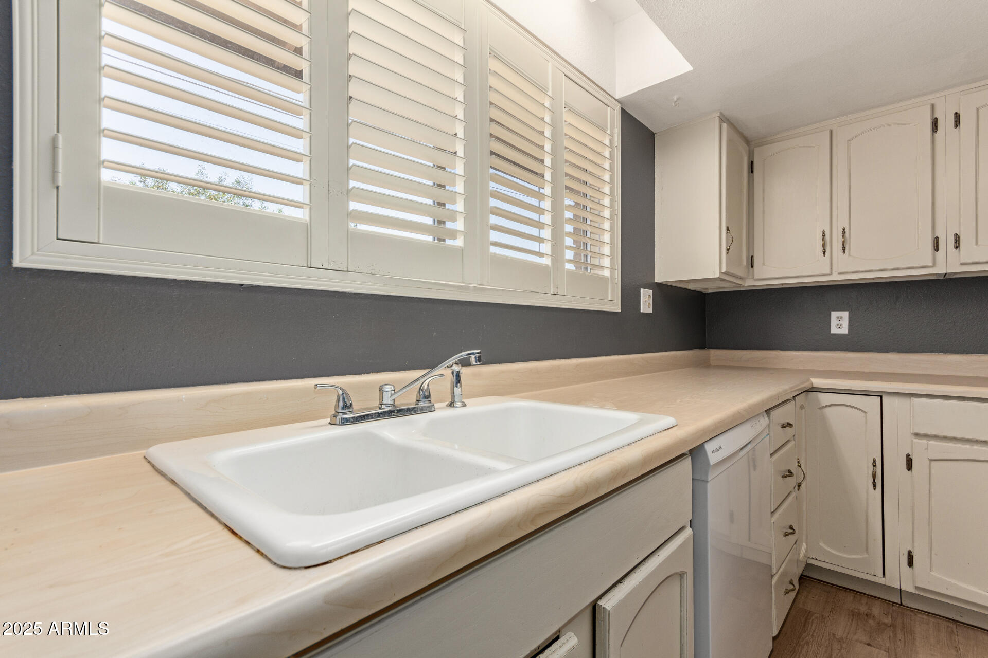 3825 West Royal Palm Road Phoenix, AZ 85051 - Photo 12 of 29 12 - Royal Palm