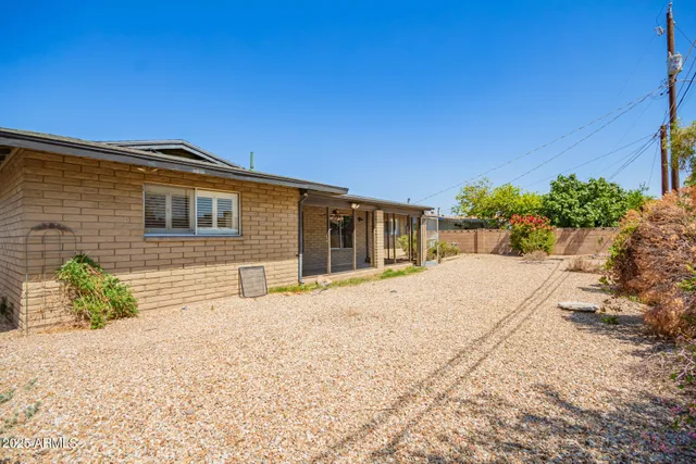 $400,000 | 3825 West Royal Palm Road, Phoenix, AZ 85051