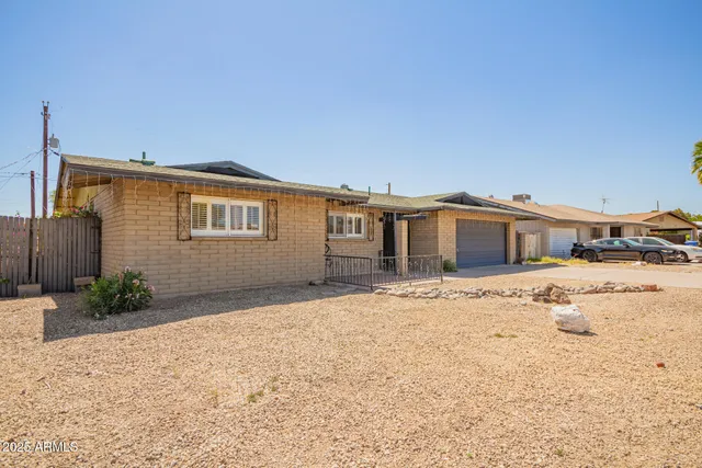 $400,000 | 3825 West Royal Palm Road, Phoenix, AZ 85051