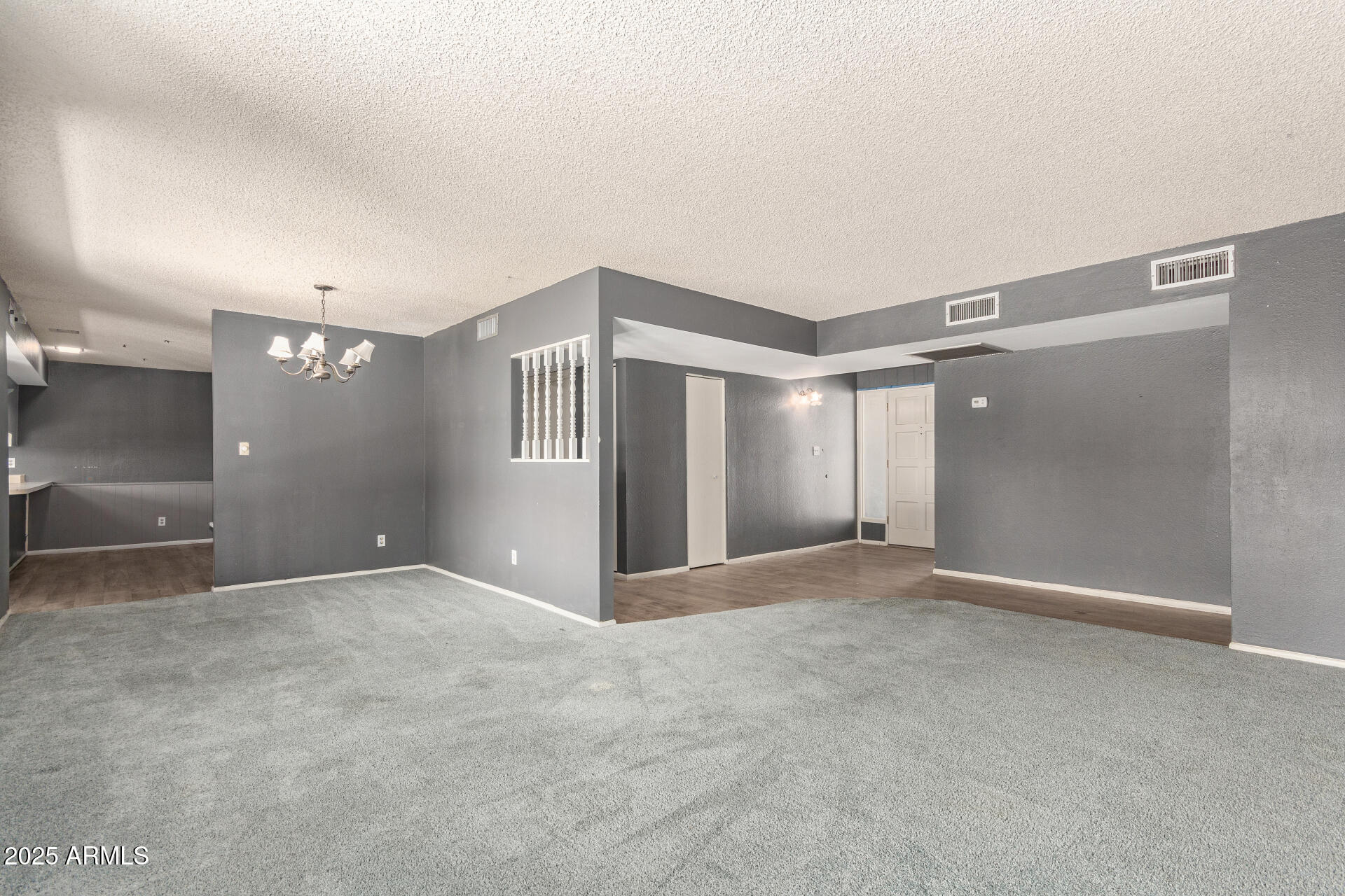 3825 West Royal Palm Road Phoenix, AZ 85051 - Photo 8 of 29 08 - Royal Palm