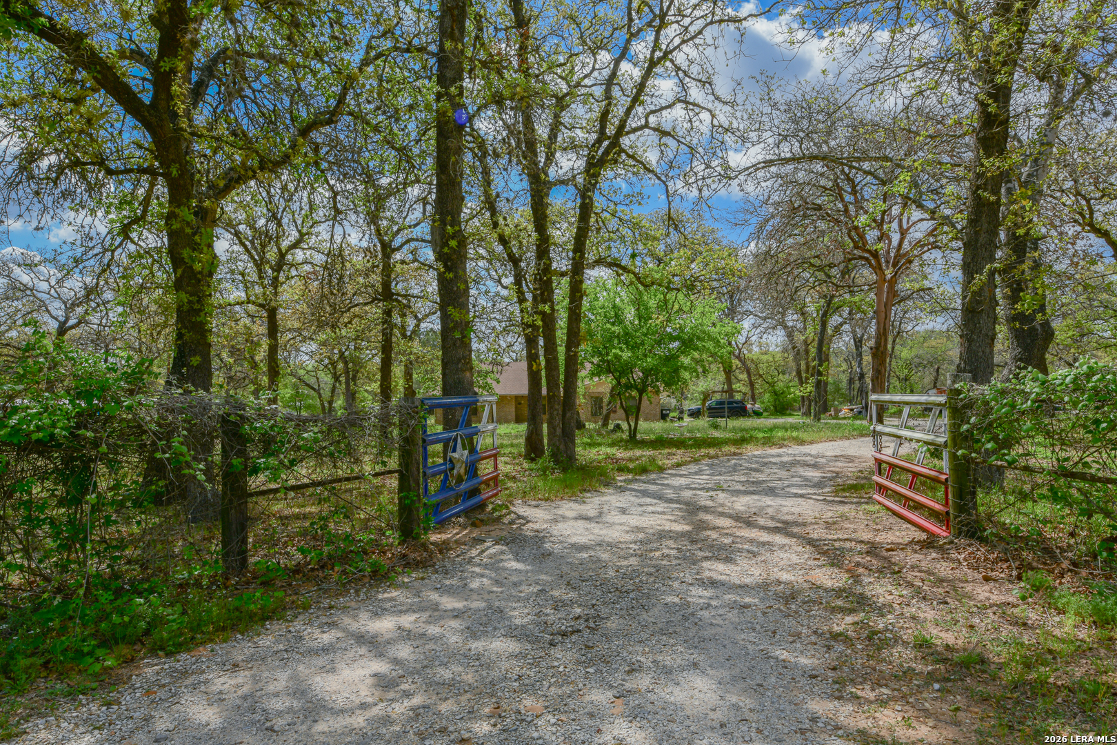 135 Pullman Road La Vernia, TX 78121 - Photo 3 of 51