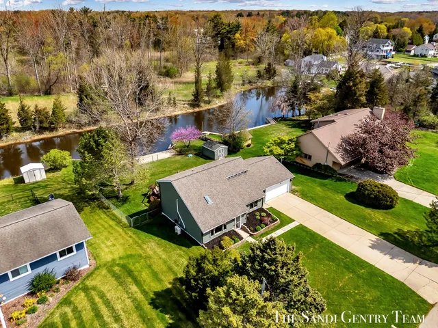 $479,900 | 17083 Spahr Street, Spring Lake, MI 49456