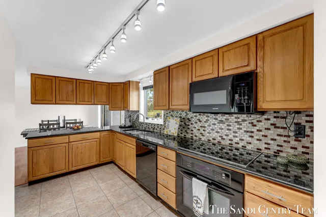 $479,900 | 17083 Spahr Street, Spring Lake, MI 49456