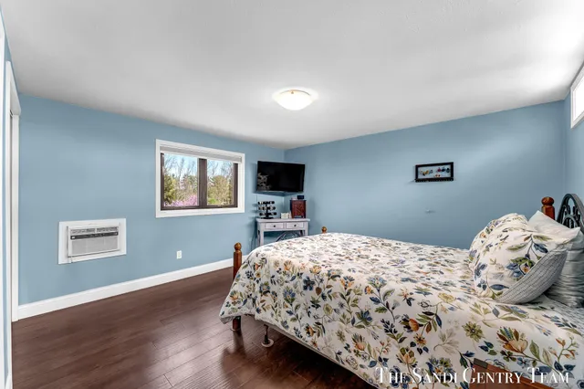 $479,900 | 17083 Spahr Street, Spring Lake, MI 49456