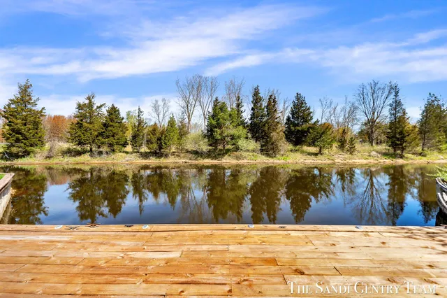 $479,900 | 17083 Spahr Street, Spring Lake, MI 49456