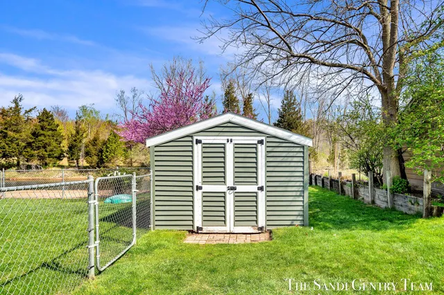 $479,900 | 17083 Spahr Street, Spring Lake, MI 49456