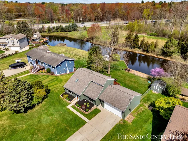 $479,900 | 17083 Spahr Street, Spring Lake, MI 49456