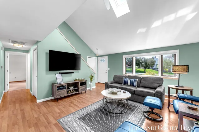 $479,900 | 17083 Spahr Street, Spring Lake, MI 49456