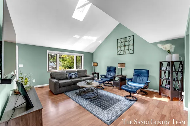 $479,900 | 17083 Spahr Street, Spring Lake, MI 49456