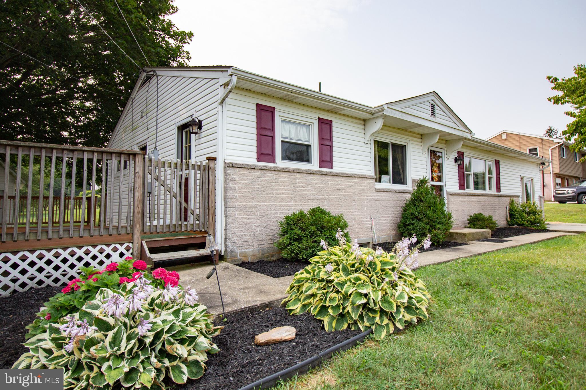 910 Manor Road Windsor, PA 17366 - Photo 3 of 63