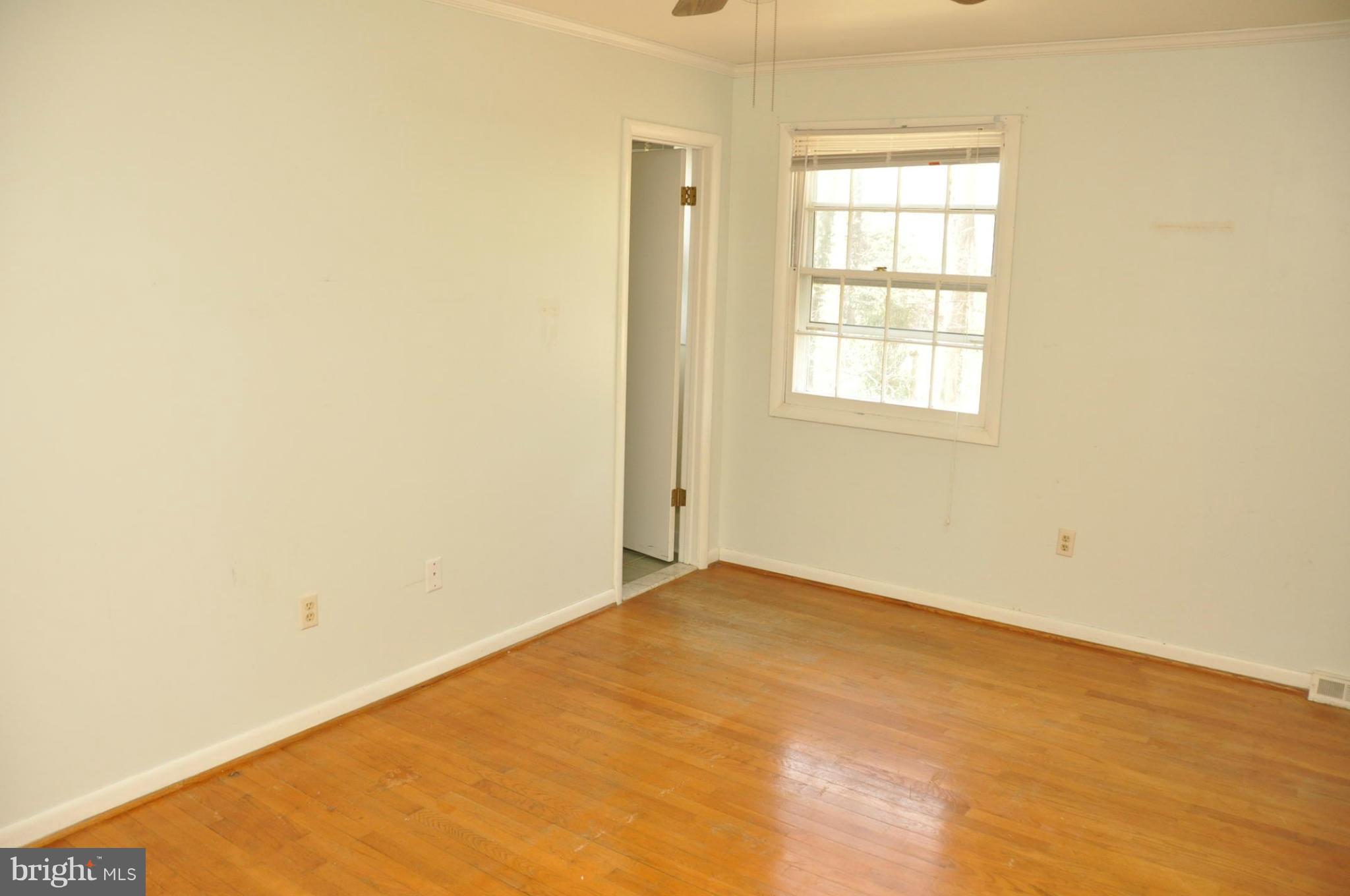 94 Chautaugua Road Arnold, MD 21012 - Photo 9 of 16 Interior (General)