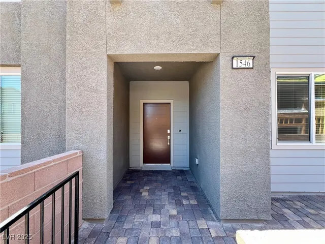 $2,075 | 1546 Eva Crossing Place, Henderson, NV 89002
