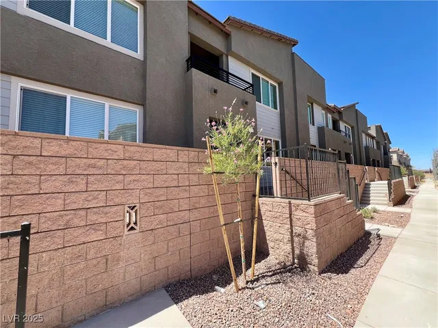 $2,075 | 1546 Eva Crossing Place, Henderson, NV 89002