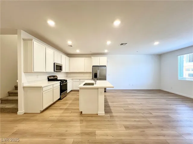 $2,075 | 1546 Eva Crossing Place, Henderson, NV 89002