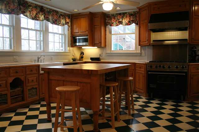 21 Westover Road Troy, NY 12180 - Photo 8 of 12 Photo 8