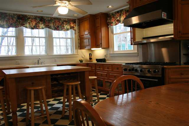 21 Westover Road Troy, NY 12180 - Photo 9 of 12 Photo 9