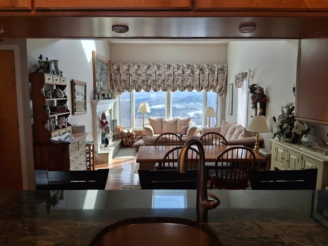 $635,000 | 122 Upper Summit Road, Unit 32, Warren, VT 05674