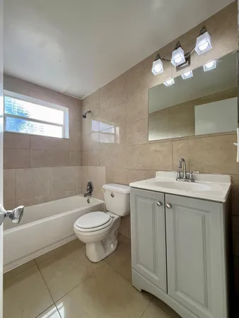 $1,600 | 1241 West River Drive, Unit 4, Margate, FL 33063