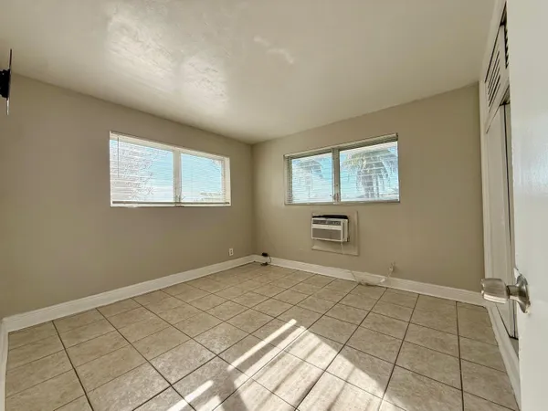 $1,600 | 1241 West River Drive, Unit 4, Margate, FL 33063