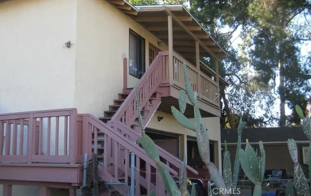 $2,600 | 5931 Corbin Avenue, Tarzana, CA 91356