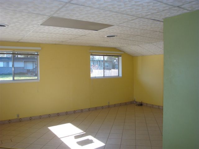 2707 Irwin Road Redding, CA 96002 - Photo 10 of 12 an empty room with windows