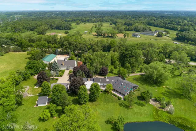 $2,250,000 | 153 Algonquin Road, Barrington Hills, IL 60010