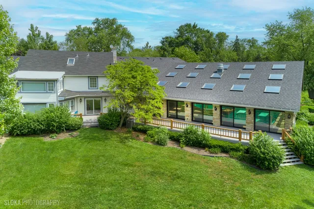 $2,250,000 | 153 Algonquin Road, Barrington Hills, IL 60010