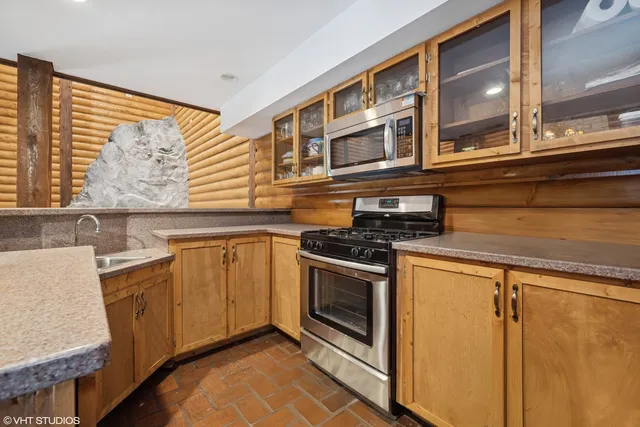 $2,250,000 | 153 Algonquin Road, Barrington Hills, IL 60010