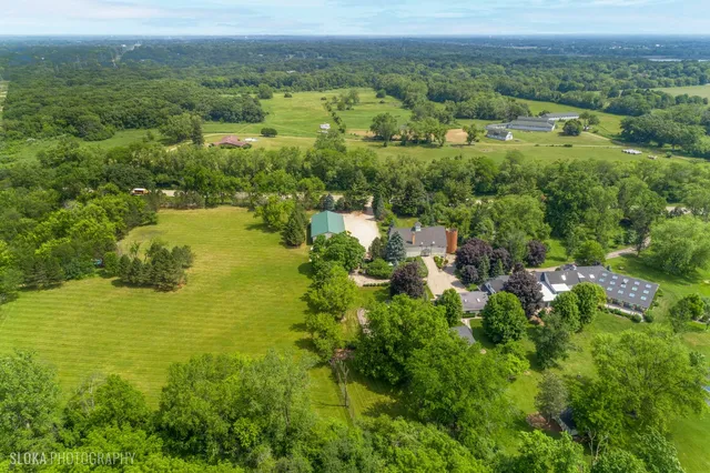 $2,250,000 | 153 Algonquin Road, Barrington Hills, IL 60010