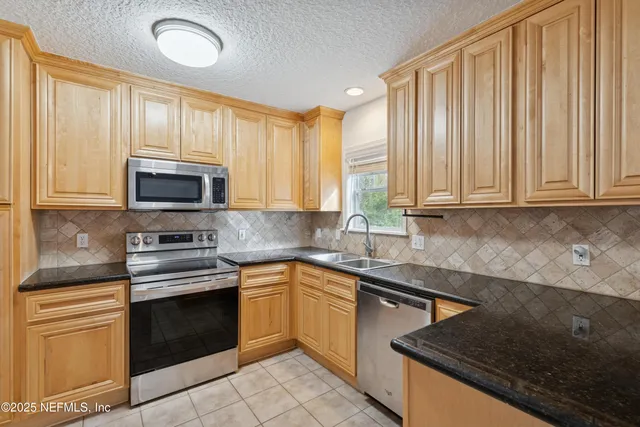 $140,000 | 3434 Blanding Boulevard, Unit 207, Jacksonville, FL 32210