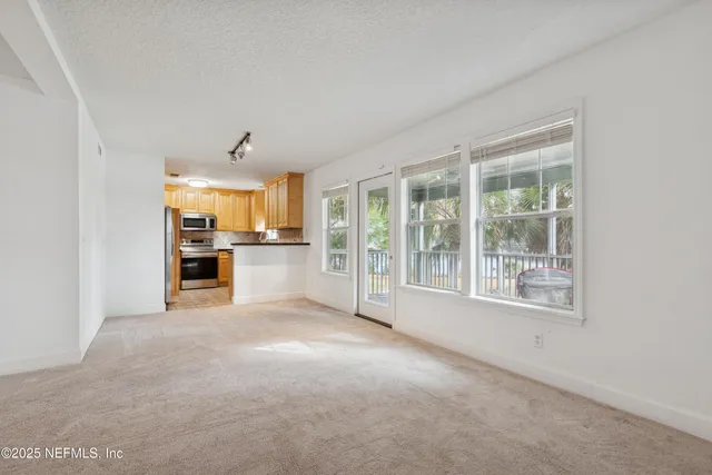 $140,000 | 3434 Blanding Boulevard, Unit 207, Jacksonville, FL 32210