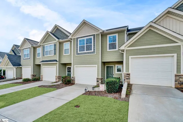 $270,000 | 775 Elmbrook Drive, Simpsonville, SC 29681