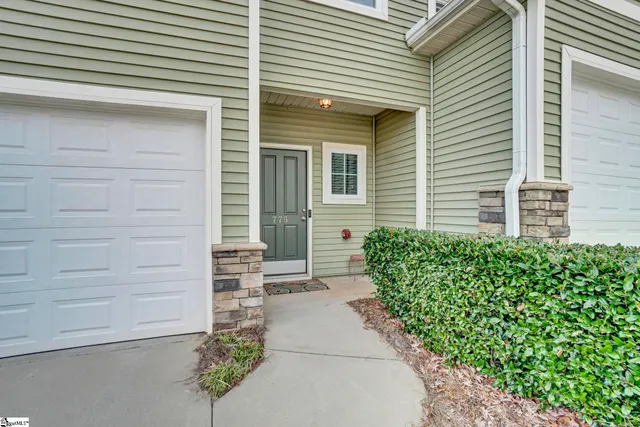 $270,000 | 775 Elmbrook Drive, Simpsonville, SC 29681