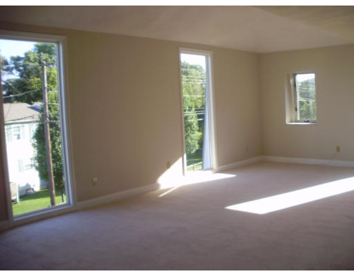 37 Bower Road Quincy, MA 02169 - Photo 6 of 13 Gallery Image 6