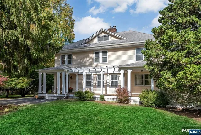 $1,300,000 | 175 High Street, Closter, NJ 07624