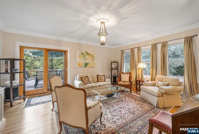 $1,300,000 | 175 High Street, Closter, NJ 07624