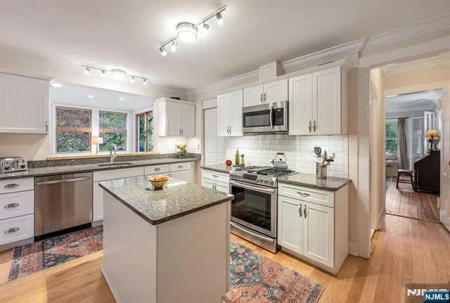 $1,300,000 | 175 High Street, Closter, NJ 07624