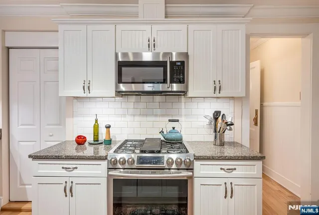 $1,300,000 | 175 High Street, Closter, NJ 07624