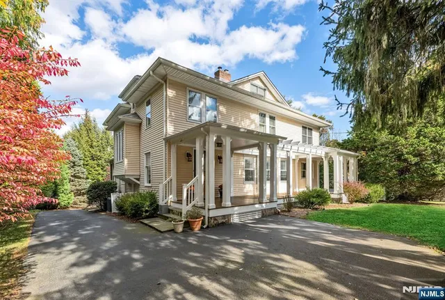 $1,300,000 | 175 High Street, Closter, NJ 07624