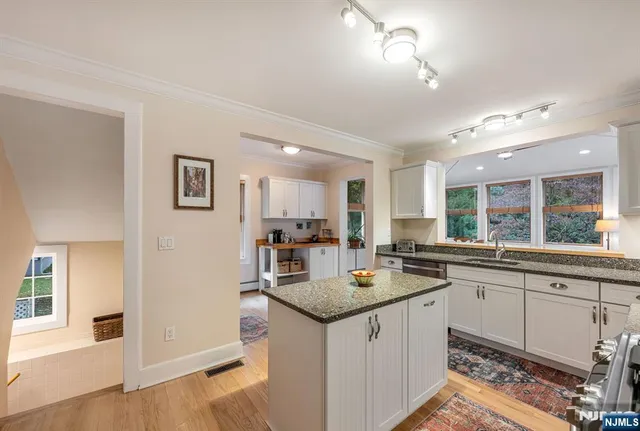 $1,300,000 | 175 High Street, Closter, NJ 07624