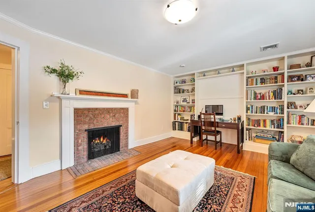 $1,300,000 | 175 High Street, Closter, NJ 07624