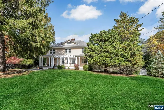 $1,300,000 | 175 High Street, Closter, NJ 07624