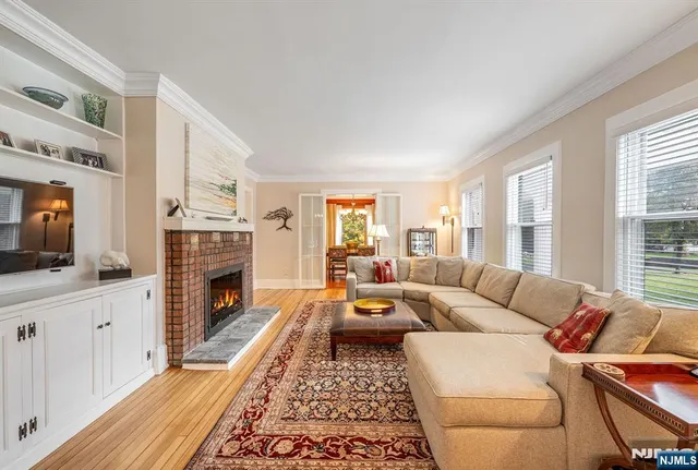 $1,300,000 | 175 High Street, Closter, NJ 07624