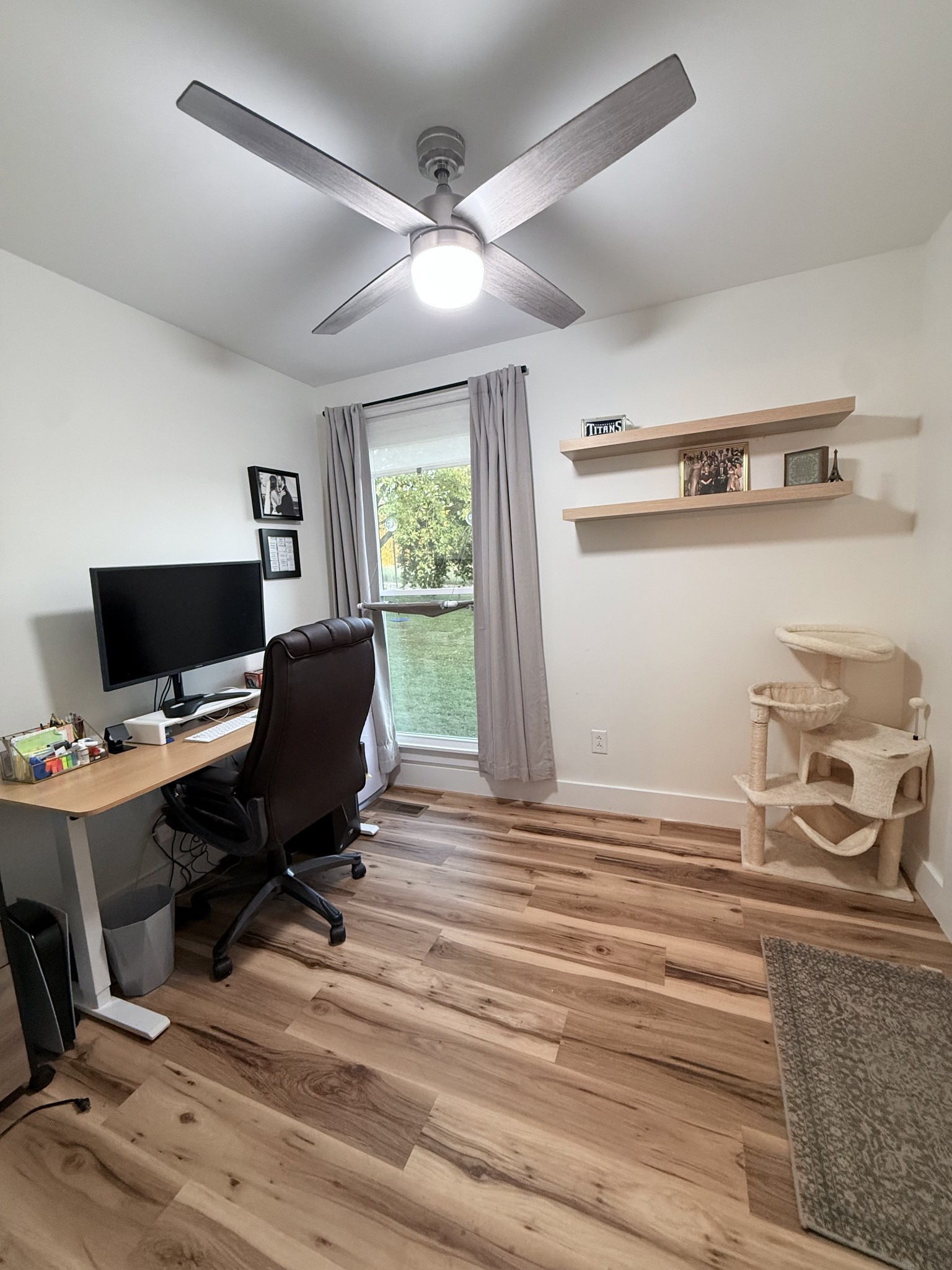 6023 Wayman Dunn Road Springfield, TN 37172 - Photo 33 of 38 a view of a workspace with furniture and a window