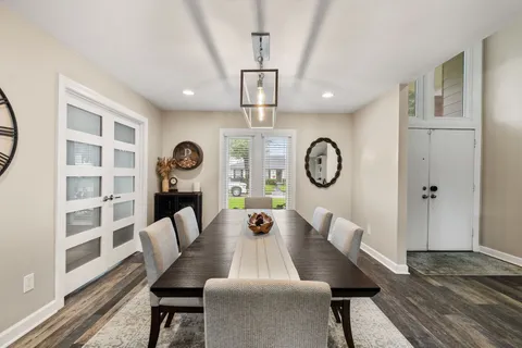$575,000 | 10735 Cedar Creek Drive, Houston, TX 77042