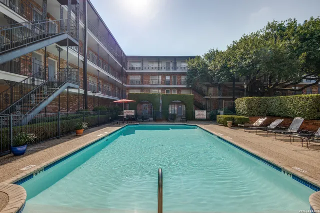 $1,095 | 8401 North New Braunfels Avenue, Unit 207, San Antonio, TX 78209