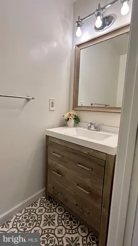 $1,950 | 424 Waverly Woods Drive, Harrisburg, PA 17110