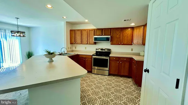 $1,950 | 424 Waverly Woods Drive, Harrisburg, PA 17110