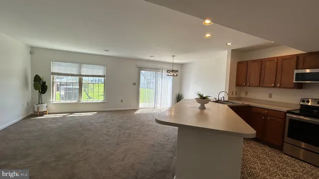 $1,950 | 424 Waverly Woods Drive, Harrisburg, PA 17110