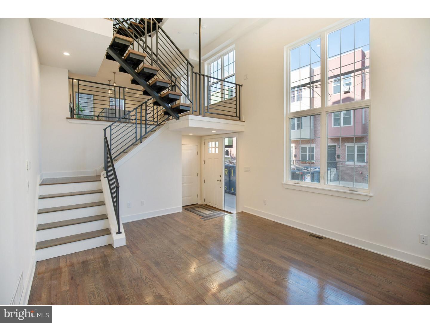 1138 Mt Vernon Street Philadelphia, PA 19123 - Photo 3 of 19